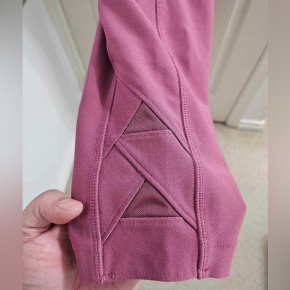 Mondetta Women’s Triangle Mesh Capri (XXL) - Picture 4 of 5